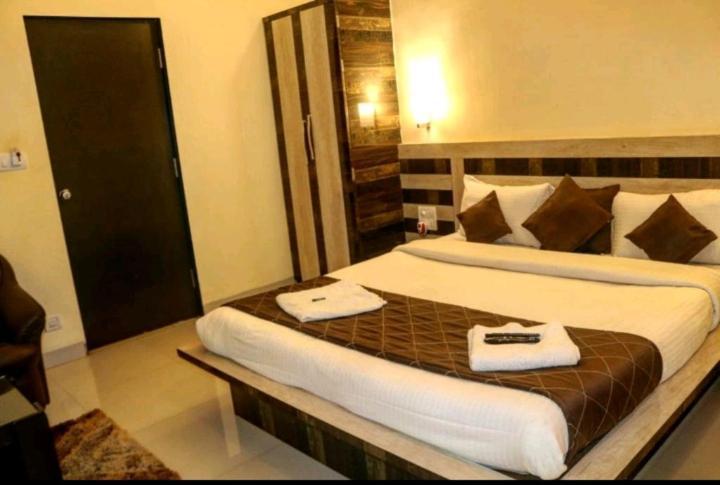 Shivanya Palace Mahābaleshwar Esterno foto