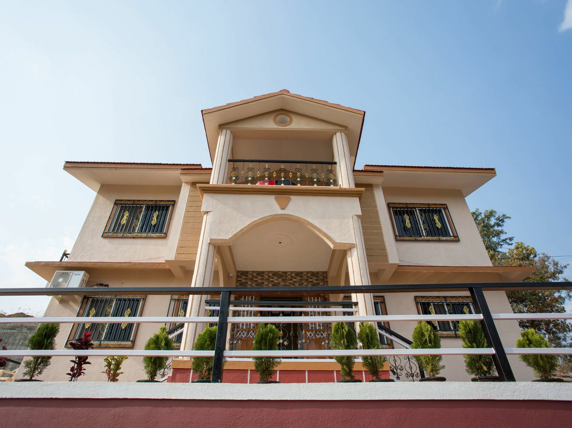 Shivanya Palace Mahābaleshwar Esterno foto