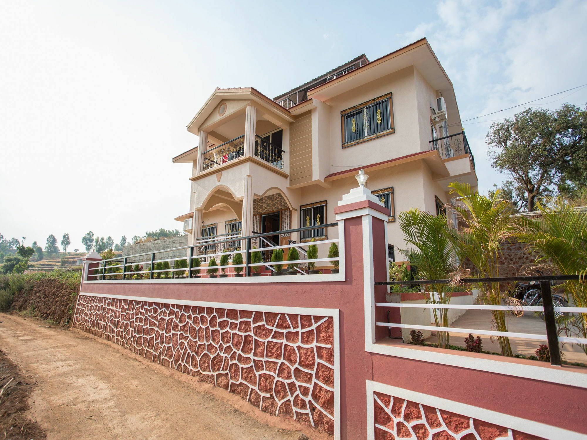 Shivanya Palace Mahābaleshwar Esterno foto